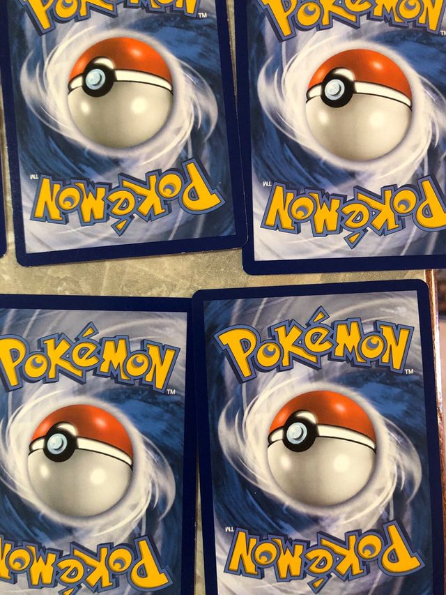 Carte Pokemon Holo/Reverse Holo