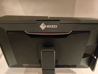 Monitor 27" Eizo ColorEdge + visera.