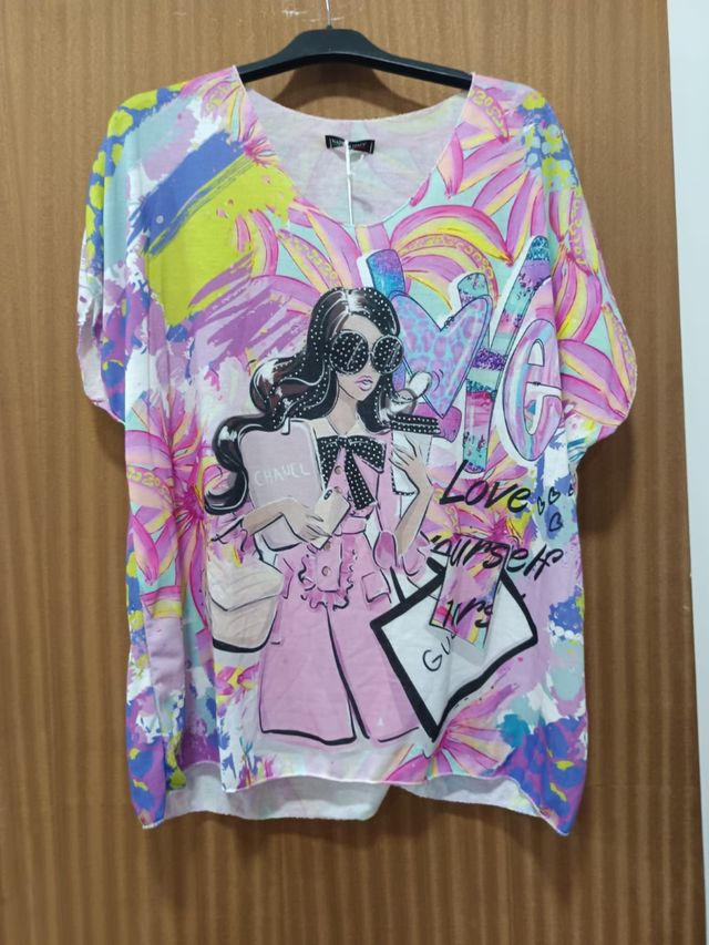 Camiseta multicolor estampada