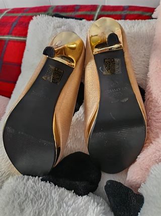 Zapatos CLOWSE dorados