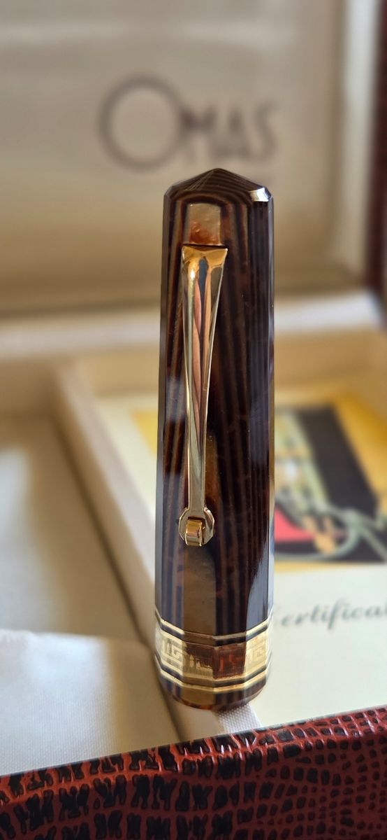 Pluma OMAS Celuloide Arco Brown