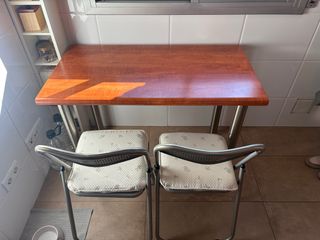 Mesa cocina + 2 sillas plegables