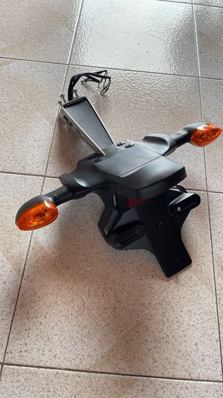 Portamatriculas de origen Yamaha R6 (06-16)