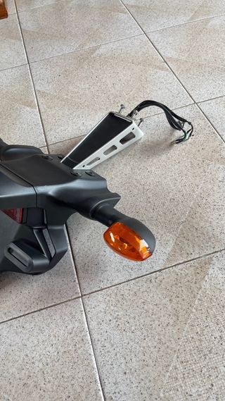 Portamatriculas de origen Yamaha R6 (06-16)