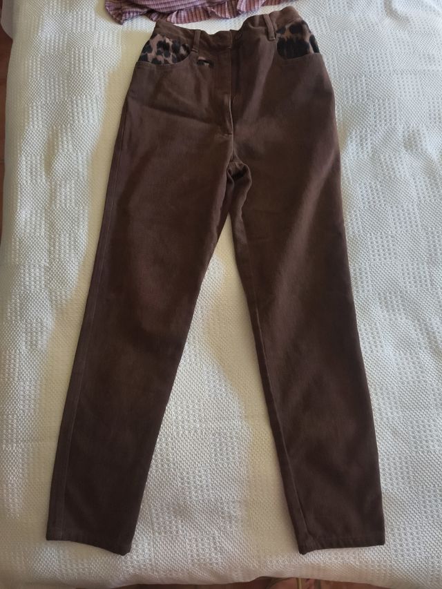 Pantalones vaqueros marrón bolsillo animal print (