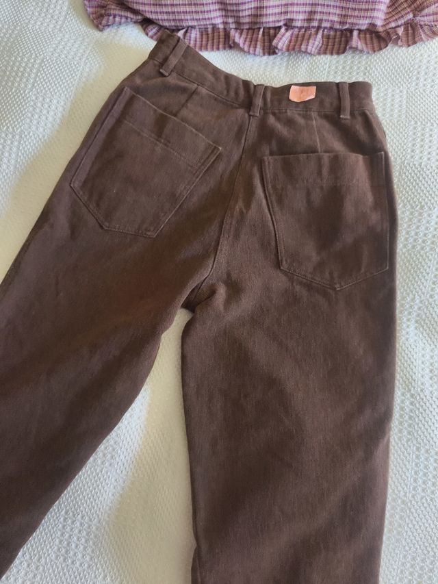 Pantalones vaqueros marrón bolsillo animal print (