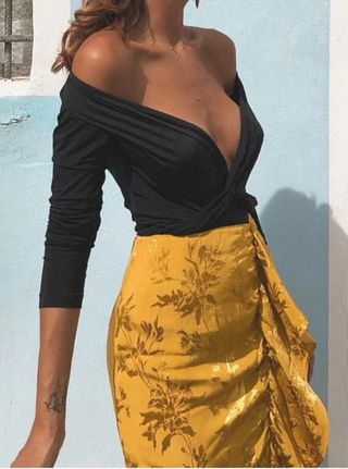 Falda midi mostaza estampada