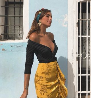 Falda midi mostaza estampada