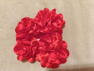 Preciosos pendientes largos con forma de flores ..