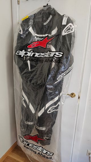 MONO DE CUERO ALPINESTARS MODELO SUZUKA. TALLA 58.