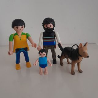 Familia Playmobil - 3 figuras + perro