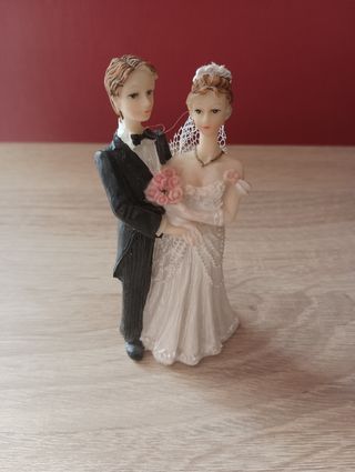 Pareja novios boda tarta
