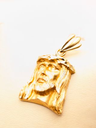 Colgante oro 18k Jesús