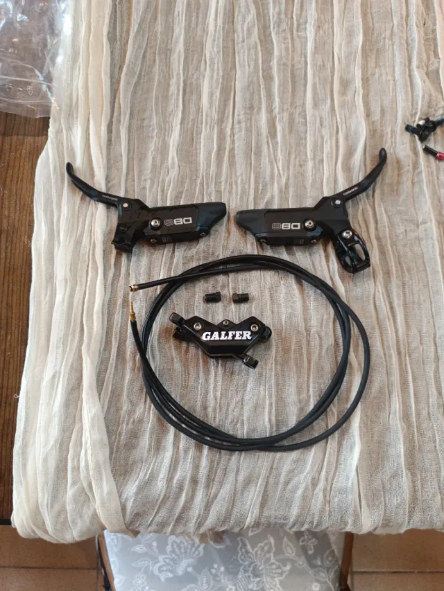 Freno SRAM DB8 trasero completo y maneta delantera