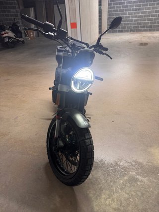 Husqvarna Svartpilen 125