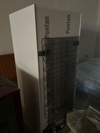 Congelador vertical 6 cajones para recoger.