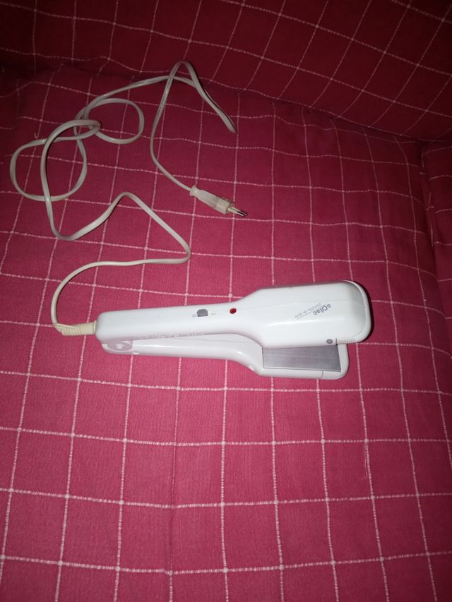 Plancha pelo Solac blanca