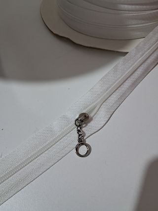 Cremalleras: Marrón, Rojo, Blanco
