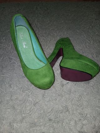 Tacones verdes nuevos 