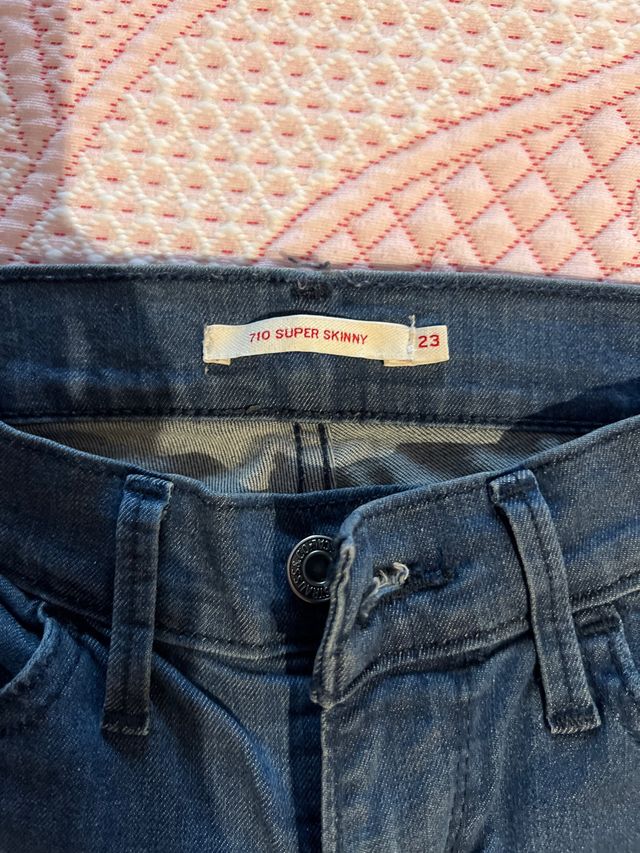 Levis 710 Super Skinny Talla 23