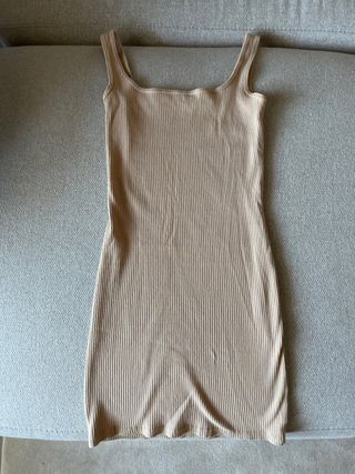 Vestido beige de canalé