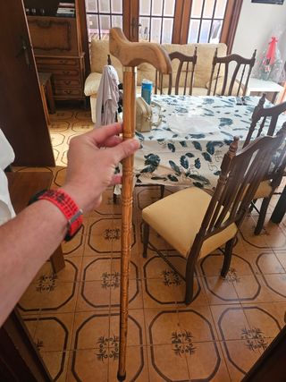 Bastón madera tallado