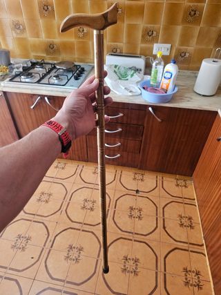 Bastón madera tallado
