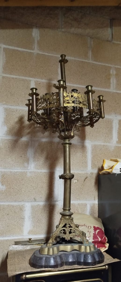 Candelabro antiguo dorado