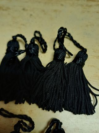 15 Borlas Negras Decorativas