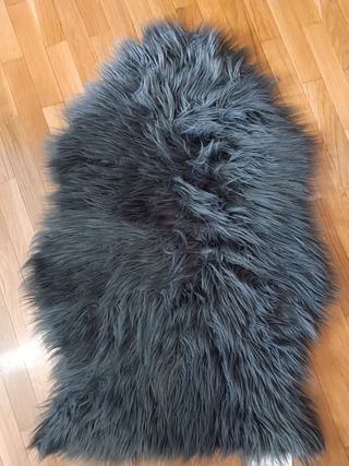 Alfombras pie de cama.