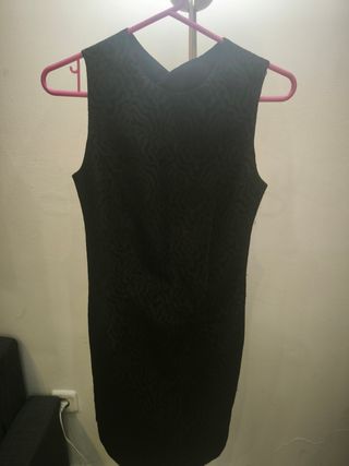 Vestido Zara negro espalda abierta
