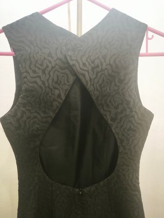 Vestido Zara negro espalda abierta