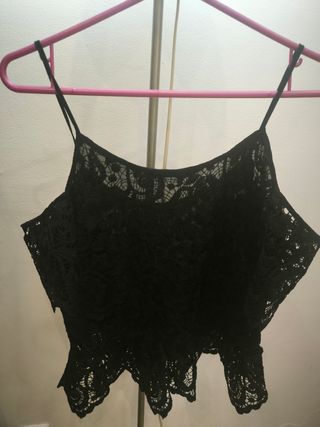 Top encaje negro Zara Woman