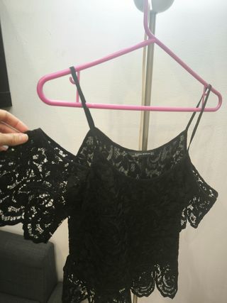Top encaje negro Zara Woman