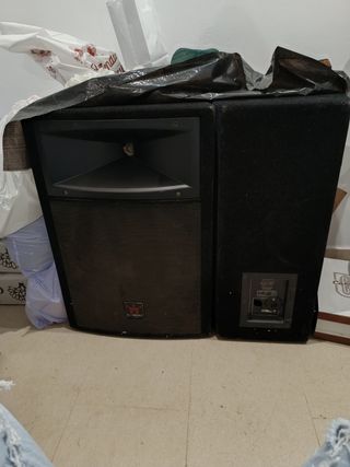 Mesa mezclas sonido + cables