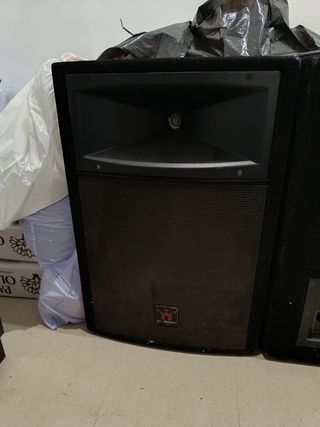 Mesa mezclas sonido + cables