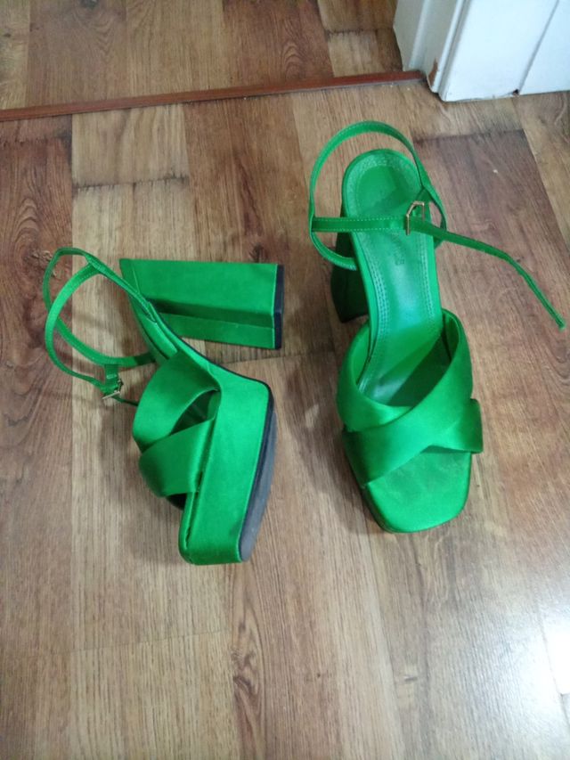 Sandálias de plataforma verde