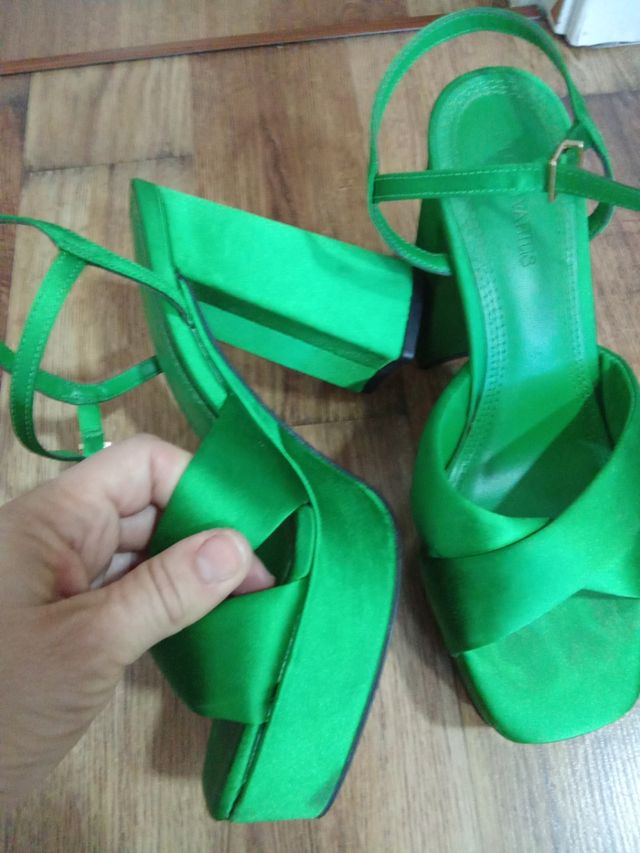 Sandálias de plataforma verde