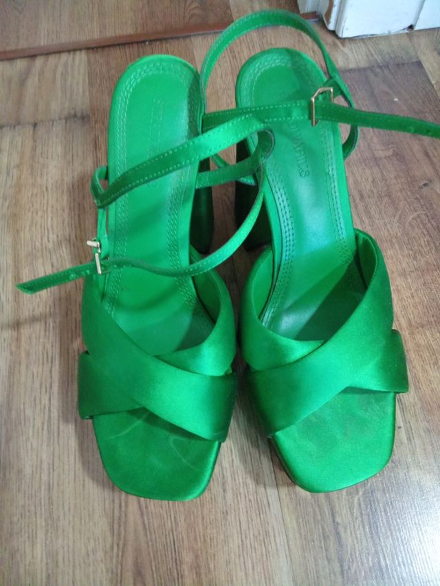 Sandálias de plataforma verde