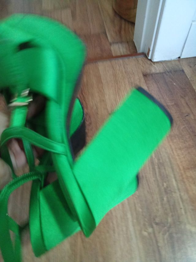 Sandálias de plataforma verde