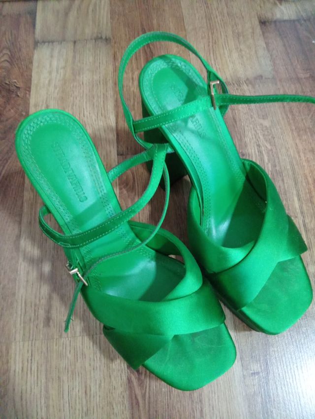 Sandálias de plataforma verde