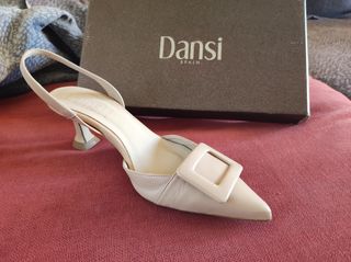 Zapatos tacón beige Dansi. Piel. Nuevos.