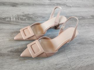Zapatos tacón beige Dansi. Piel. Nuevos.