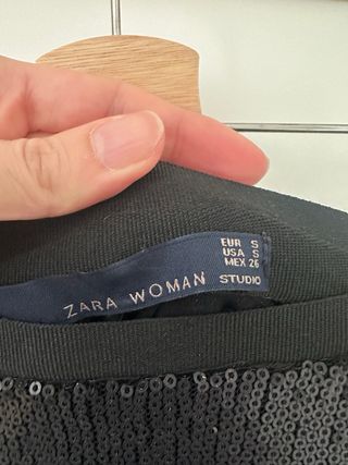 Falda negra lentejuelas Zara - Talla S