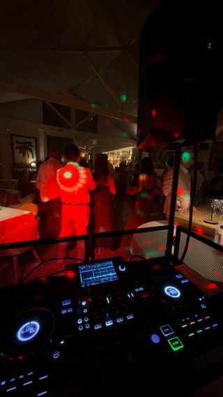 DJ cumpleños , Bodas y Eventos + catering Autónomo