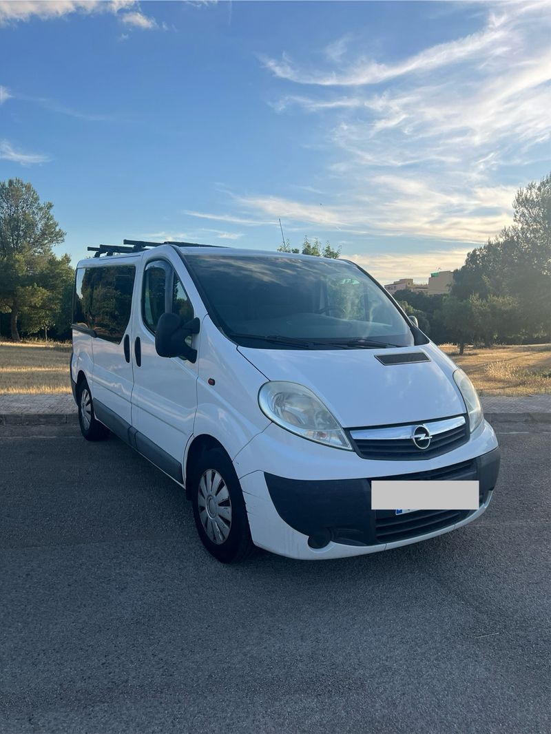 Opel Vivaro 2011 - foto 1