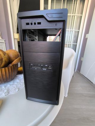 Caja PC torre negra