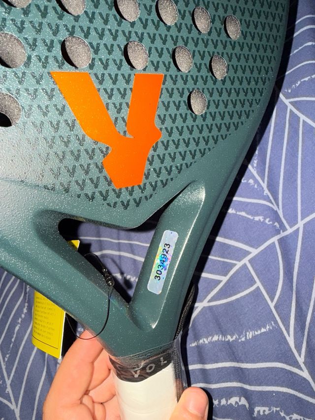 Pala padel Volt V500 - NUEVA