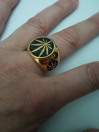 Anillo dorado cannabis