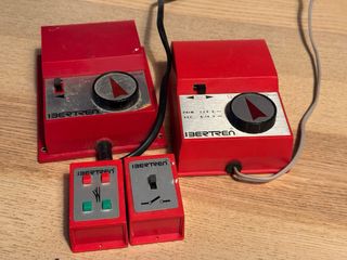 Maqueta Tren Ibertren 2N: vías, vagones y pupitres